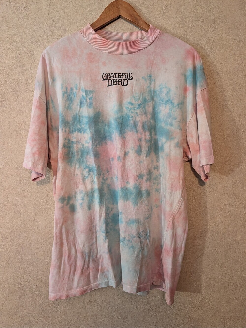 H&M X The Grateful Dead Mens pink blue dancing bear tie dye tee sz XS